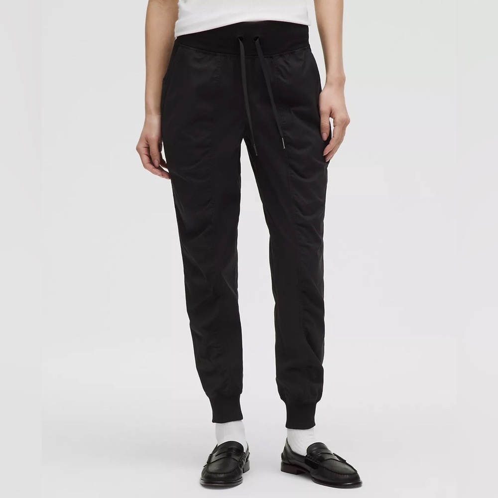 Lululemon Dance Studio Mid Rise Jogger Pants Size 4 Black